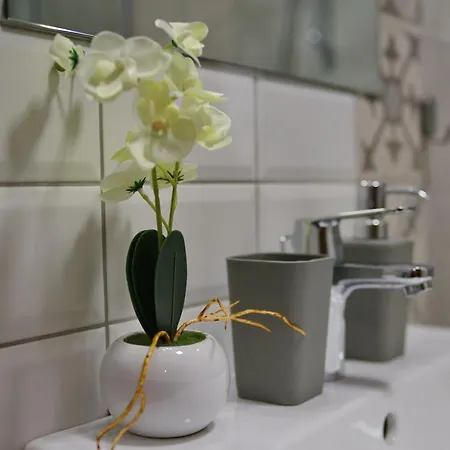 Erak Hill 兹拉蒂博尔